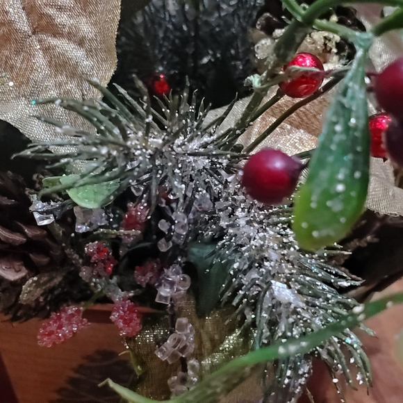 Christmas Tree, Handmade, Christmas Floral! - Picture 5 of 8